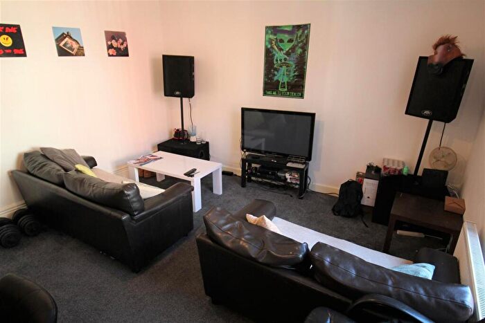 3 Bedroom Terraced House To Rent In Thornville Mount, Hyde Park, Leeds, LS6