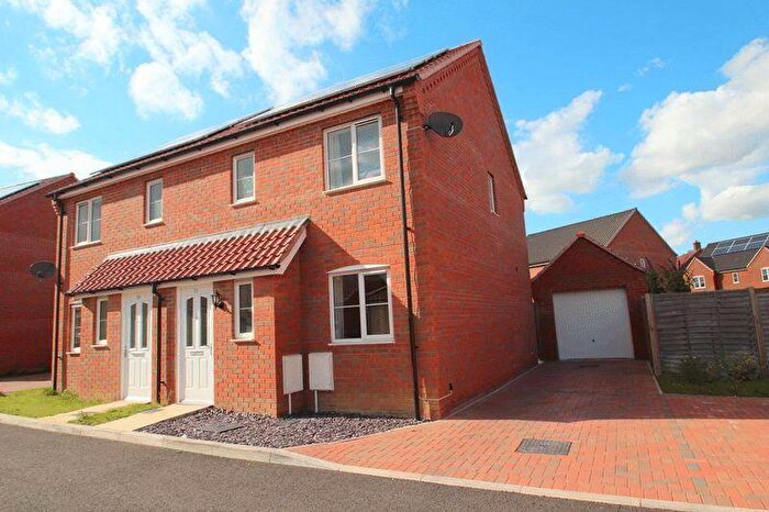 3 Bedroom Semi-Detached House To Rent In Cooper Row, Brundall, Norwich, NR13
