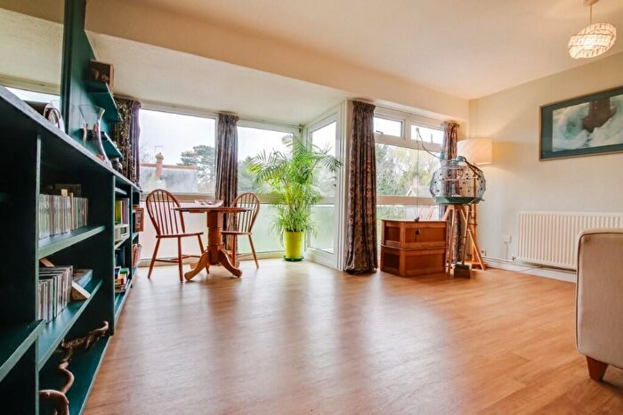 2 Bedroom Maisonette For Sale In Ivy House Road, Whitstable, Kent, CT5