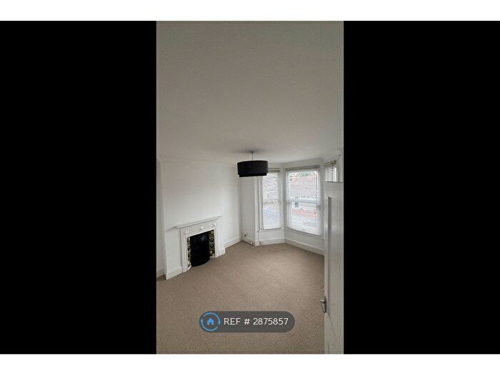 1 Bedroom Maisonette To Rent In Craigdale Road, Romford, RM1