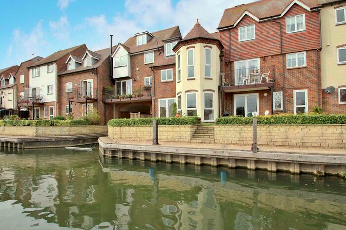 3 Bedroom Town House To Rent In West Quay, Abingdon, OX14