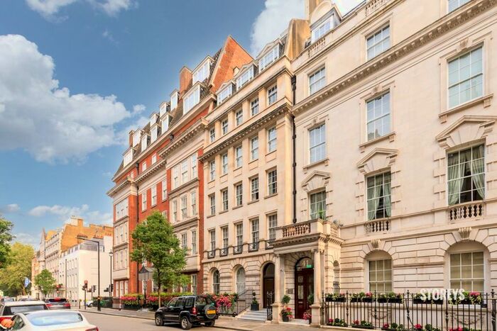 2 Bedroom Flat To Rent In Upper Brook Street, Mayfair, London, W1K