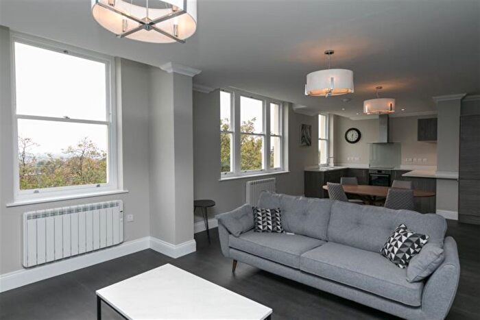 2 Bedroom Flat To Rent In Clinton House, Clinton Terrace, NG7