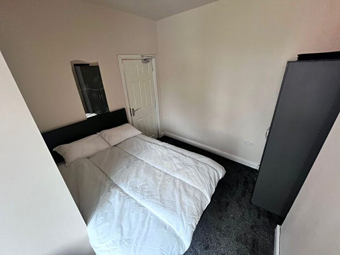 5 Bedroom End Of Terrace House To Rent In Barras Lane, Coventry, CV1