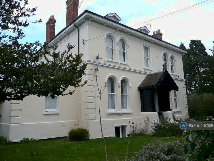 2 Bedroom Flat To Rent In Lansdown Castle Drive, Cheltenham, GL51