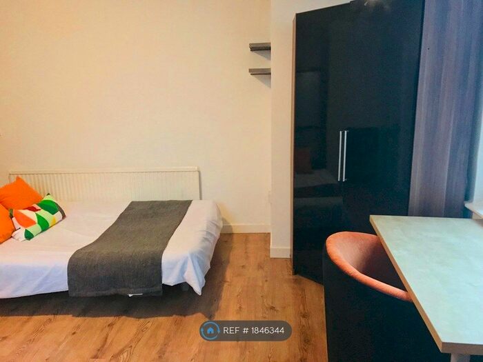 1 Bedroom Flat To Rent In Yews Mount, Huddersfield, HD1