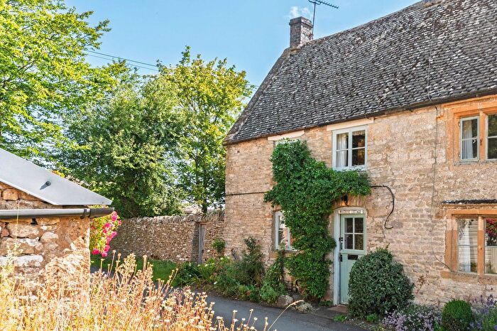 2 Bedroom Cottage For Sale In Donnington, Moreton-In-Marsh, GL56