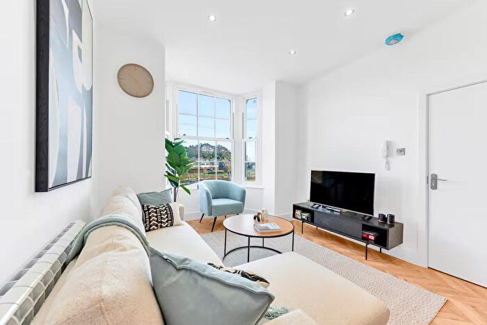 1 Bedroom Flat To Rent In Rye, TN31