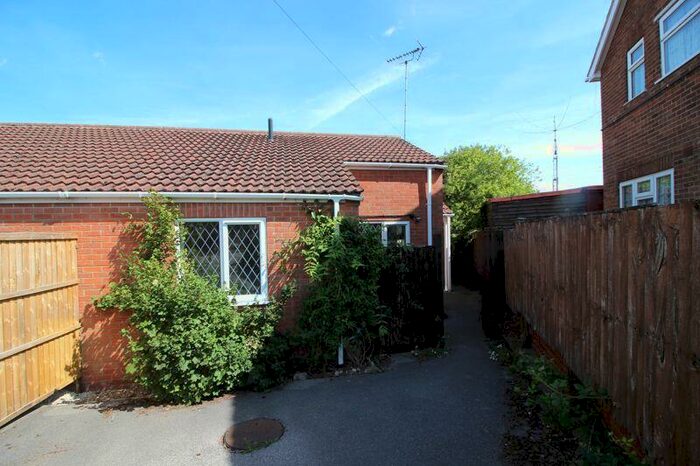 2 Bedroom Semi-Detached Bungalow To Rent In Whittaker Road, Rainworth, NG21