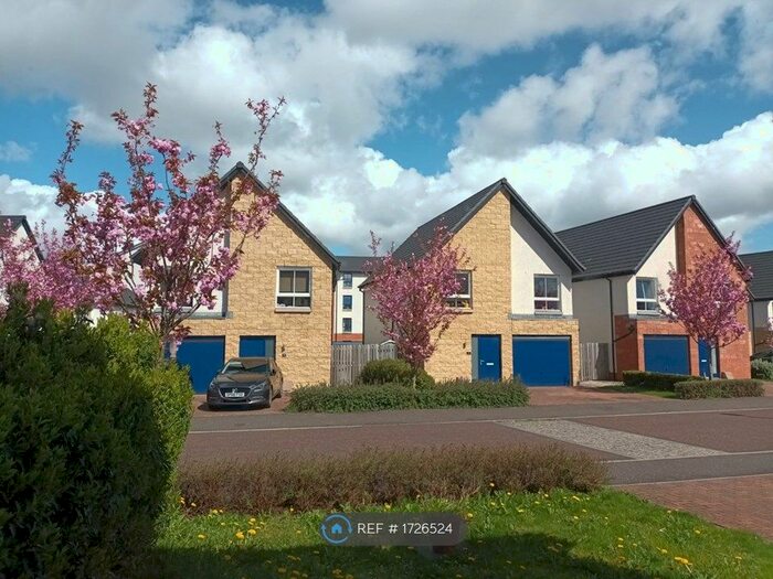 3 Bedroom Semi-Detached House To Rent In Burnshot Walk, Glasgow, G5