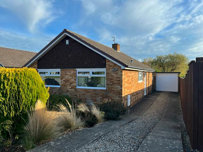 2 Bedroom Bungalow For Sale In Farndale Drive, Guisborough, North Yorkshire, TS14
