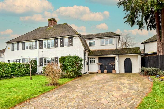 4 Bedroom Semi-Detached House To Rent In The Parkway, Iver, SL0