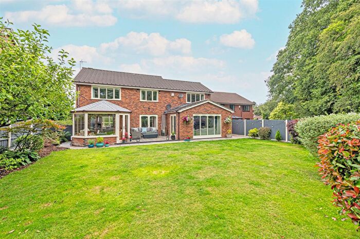 5 Bedroom Detached House For Sale In Sharon Park Close, Grappenhall, WA4 - Photo 2