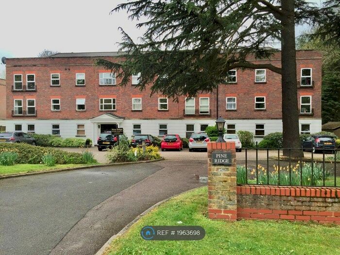 2 Bedroom Flat To Rent In Pine Ridge, St Albans, AL1