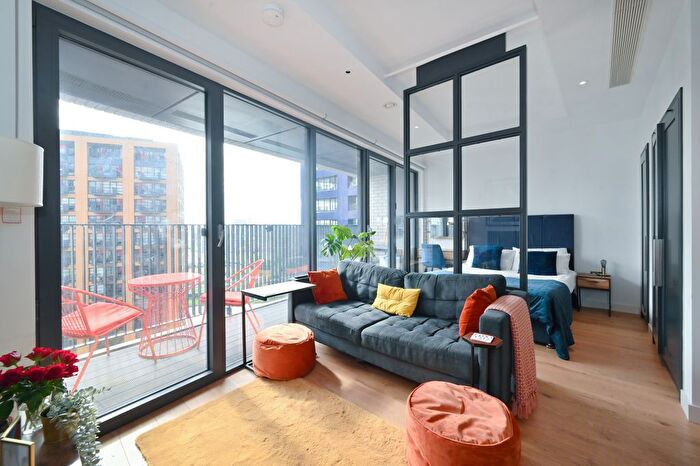Studio For Sale In Corson House, Canary Wharf, E14