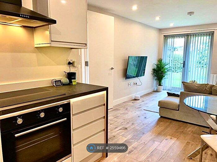 1 Bedroom Flat To Rent In Mariners Walk, Erith, DA8