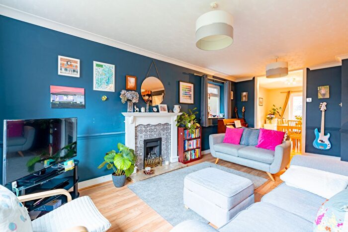 4 Bedroom Detached House For Sale In Denton Avenue, Leeds, LS8