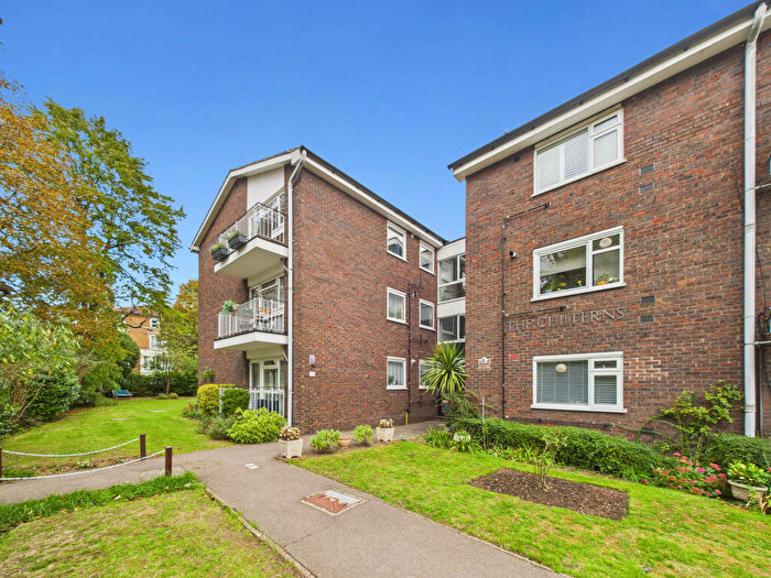 3 Bedroom Flat To Rent In The Chilterns, Murray Avenue, Bromley, BR1