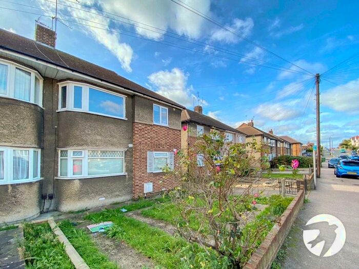 2 Bedroom Flat To Rent In Eversley Avenue, Bexleyheath, DA7
