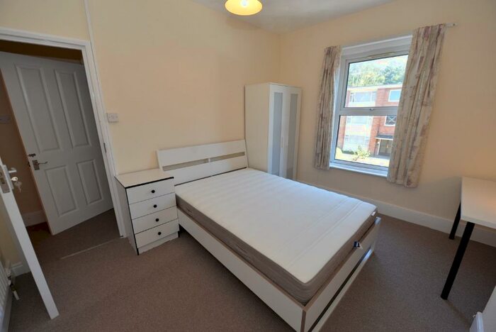 4 Bedroom Terraced House To Rent In Woodside Road, Southampton, SO17