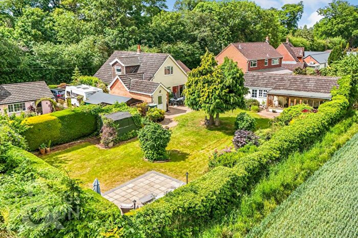 3 Bedroom Chalet For Sale In Middle Road, Great Plumstead, Norwich, NR13