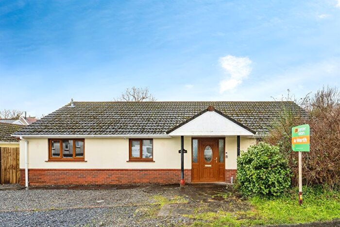 3 Bedroom Detached Bungalow For Sale In Frederick Place, Llansamlet, Swansea, SA7