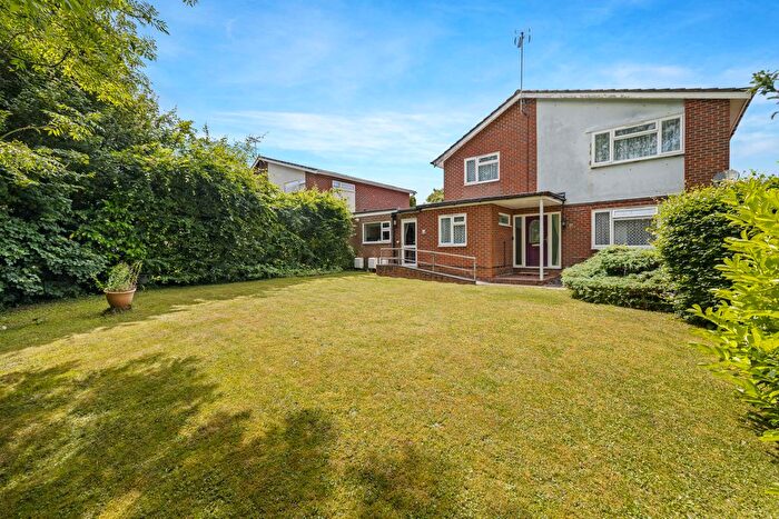 5 Bedroom Detached House For Sale In Ref: Sb - Brushwood Road, Horsham, RH12