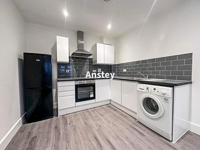 2 Bedroom Flat To Rent In Portswood Road, Southampton, Hampshire, SO17
