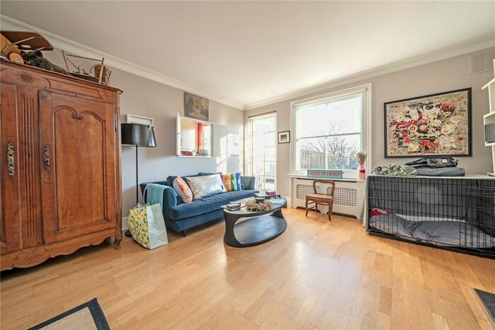 3 Bedroom Flat To Rent In Marloes Road, London, W8