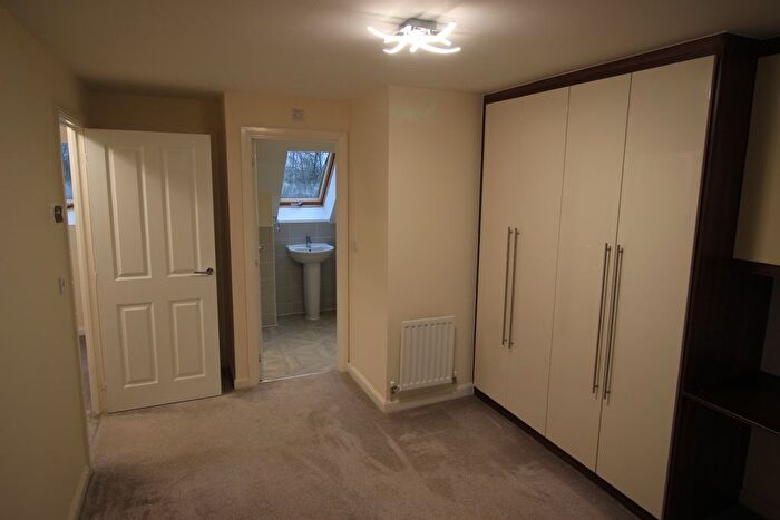 5 Bedroom Detached House To Rent In Tabby Drive, Three Mile Cross, RG7