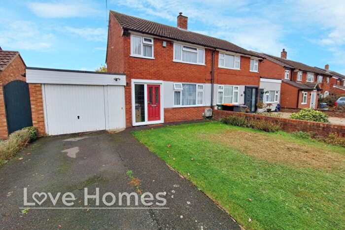 3 Bedroom Semi Detached House For Sale In Windsor Road, Barton-Le-Clay, MK45