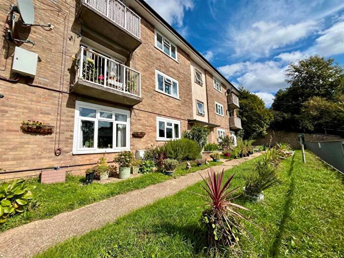 2 Bedroom Flat For Sale In Orchard Road, Redlynch, Salisbury, SP5