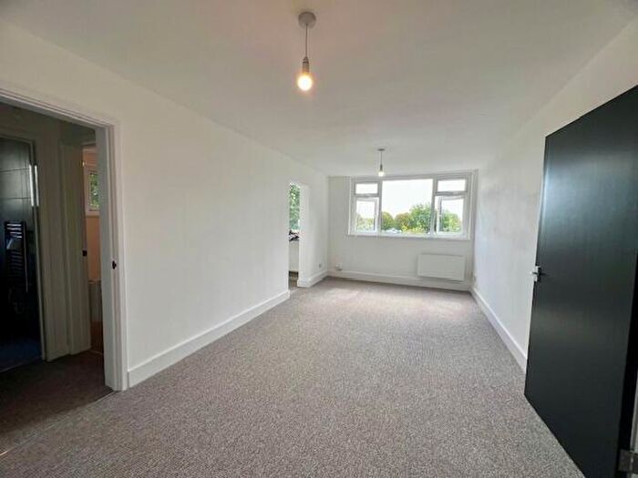 2 Bedroom Apartment To Rent In Llanishen Court, Cardiff, CF14
