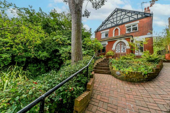 4 Bedroom House To Rent In Alexandra Park Road, Alexandra Park, London, N22