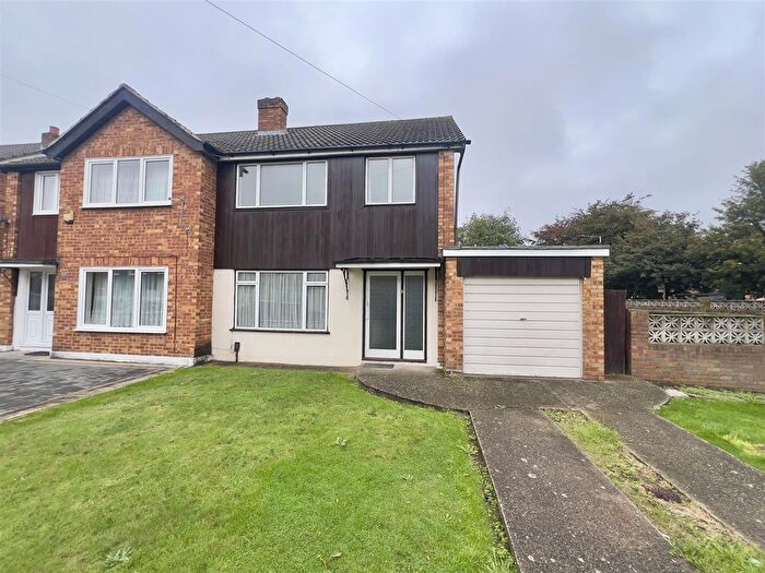 3 Bedroom Semi-Detached House To Rent In Craig Drive, Uxbridge, UB8