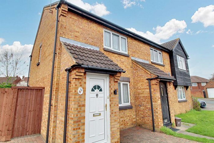 2 Bedroom Semi Detached House To Rent In Kingsmead, EN8