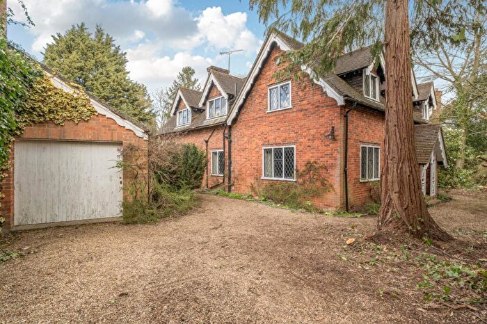 4 Bedroom Detached House For Sale In South Park Crescent, Gerrards Cross, Buckinghamshire, SL9