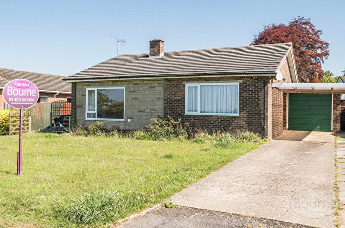 3 Bedroom Bungalow For Sale In Beechlands Road, Medstead, Alton, Hampshire, GU34
