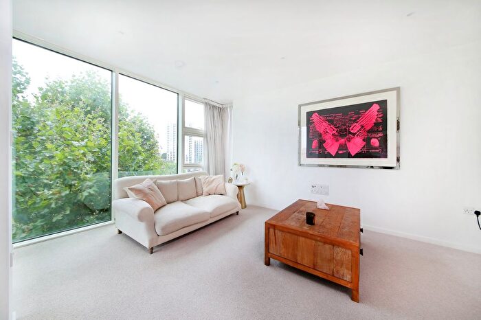 1 Bedroom Flat For Sale In Trafalgar House, Juniper Drive, SW18