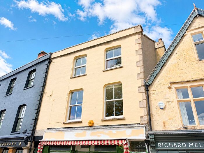 3 Bedroom Maisonette To Rent In Middle Street, Stroud, Gloucestershire, GL5