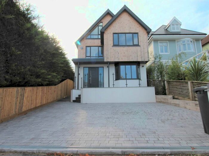 4 Bedroom Property To Rent In Whitecliff Crescent, Lilliput, Poole, BH14