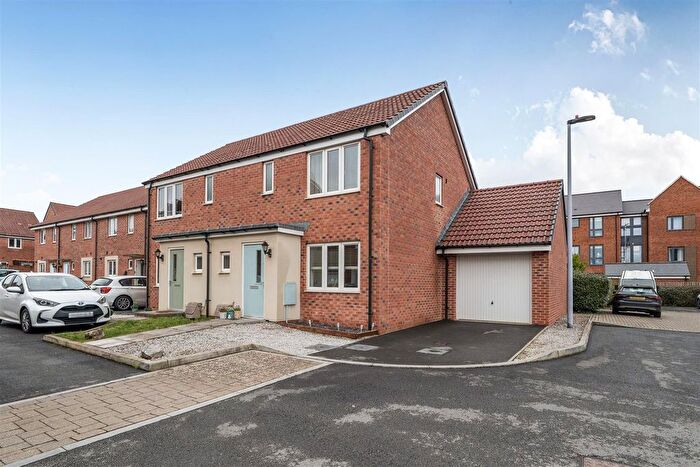 3 Bedroom Semi Detached House For Sale In Bluebell Way, Emersons Green, Bristol, BS16