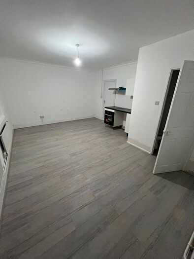 Studio To Rent In Coombe Lane, Raynes Park, SW20