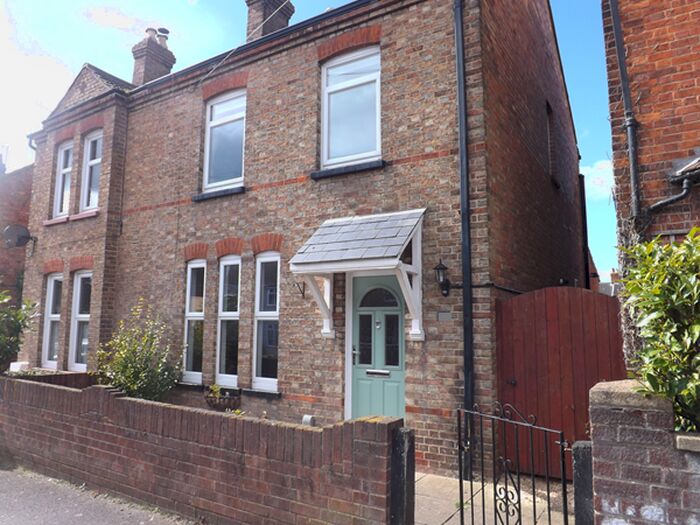 3 Bedroom House To Rent In Kempston, MK42