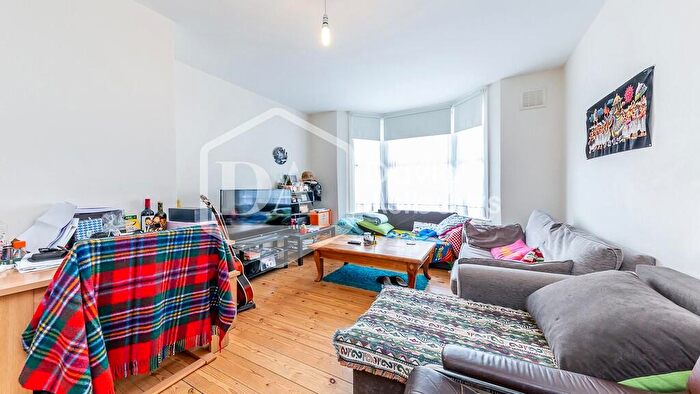 2 Bedroom Apartment To Rent In Cheshire Road, Bounds Green Bowes Park, London, N22