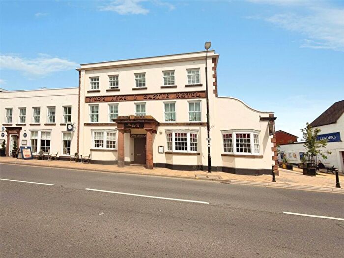 2 Bedroom Flat To Rent In Station Road, Kenilworth, Warwickshire, CV8