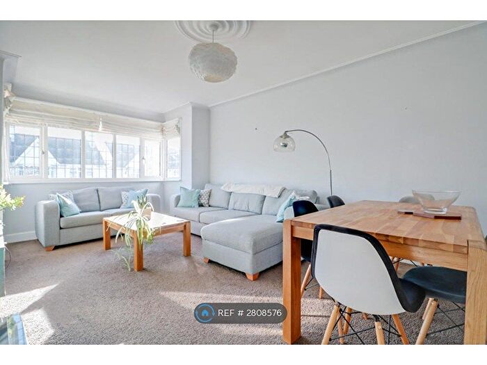 2 Bedroom Flat To Rent In Crowstone Avenue, Westcliff-On-Sea, SS0