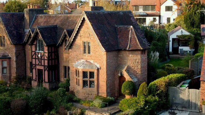 2 Bedroom Cottage For Sale In The Bank, Coventry, CV8