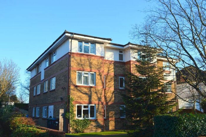 2 Bedroom Flat To Rent In Cator Road, London, SE26