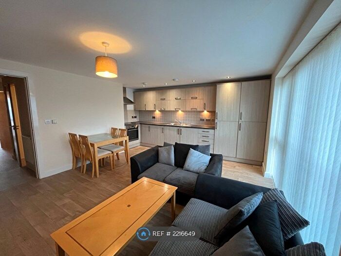 2 Bedroom Flat To Rent In Y Bae, Bangor, LL57